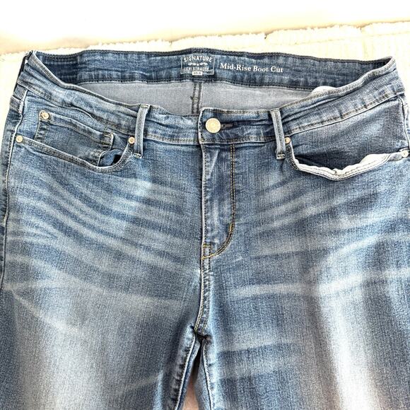 Signature Levi Strauss Womens Size 16M Mid Rise Boot Cut Blue Jeans Staple - Picture 5 of 15